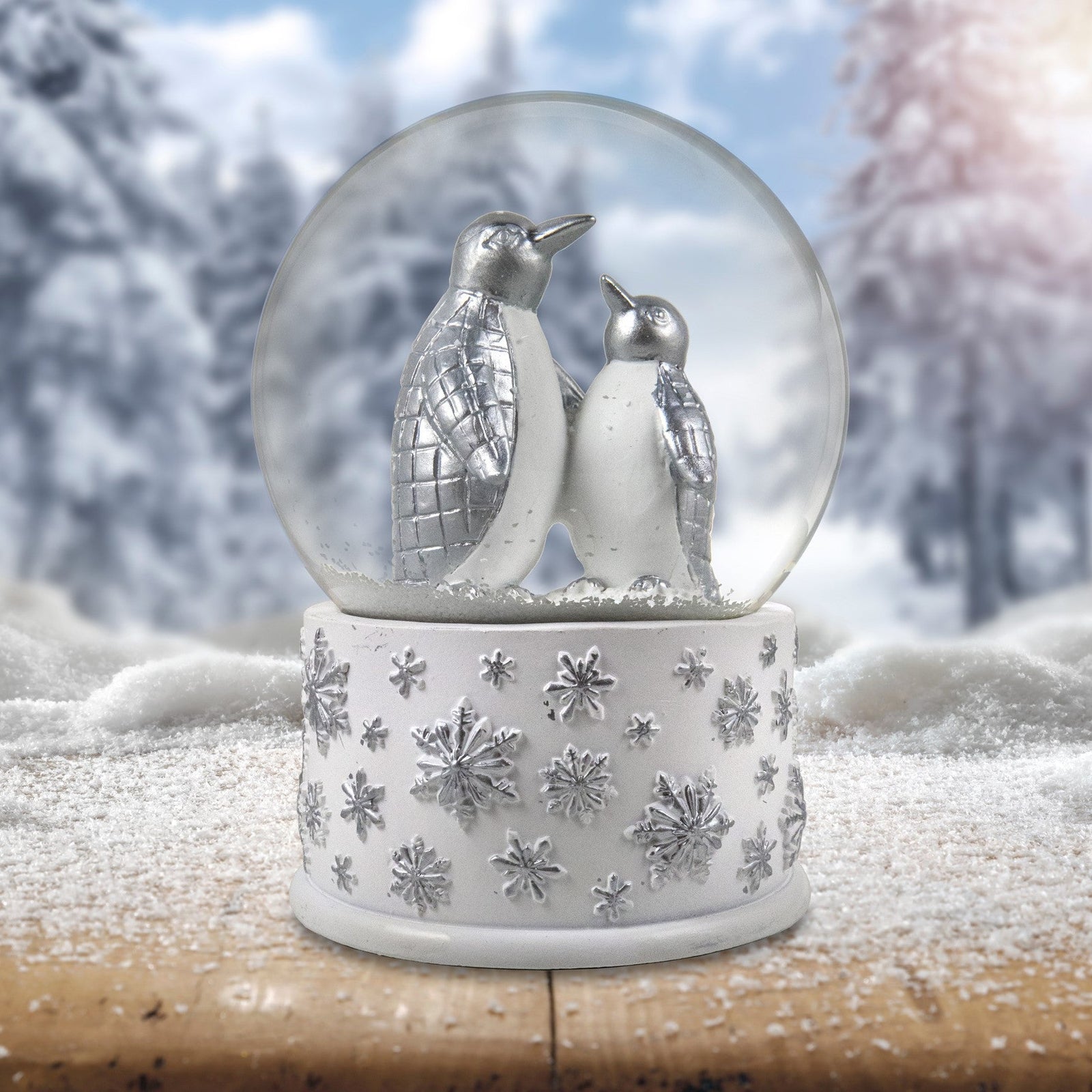 100mm Silver Penguins Playing Snow Globe San Francisco Music Box Company Collectible 683332665224